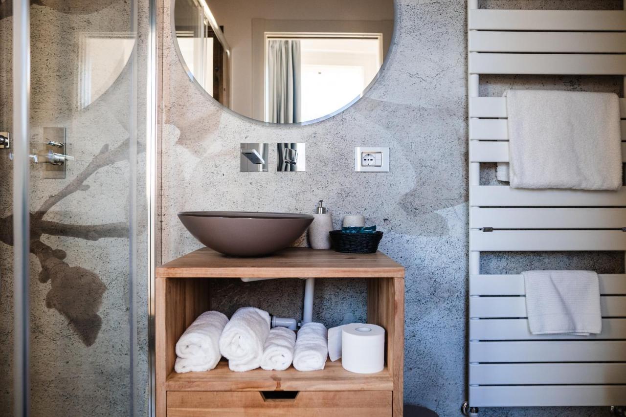 Luxury Suites Rocopom - Lake Front Malgrate Ngoại thất bức ảnh